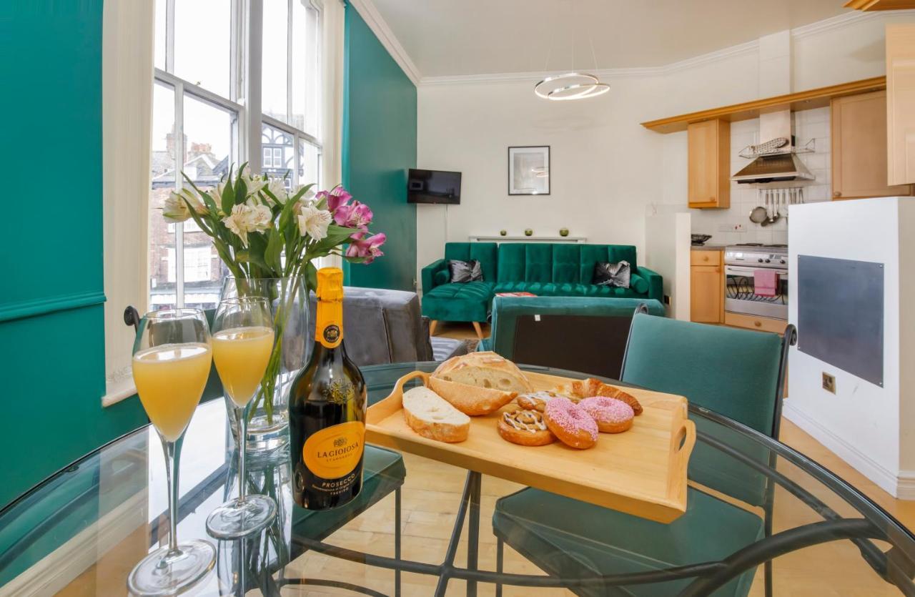 Shambles Suites In The Centre Of York, Sleeps 16 Kültér fotó